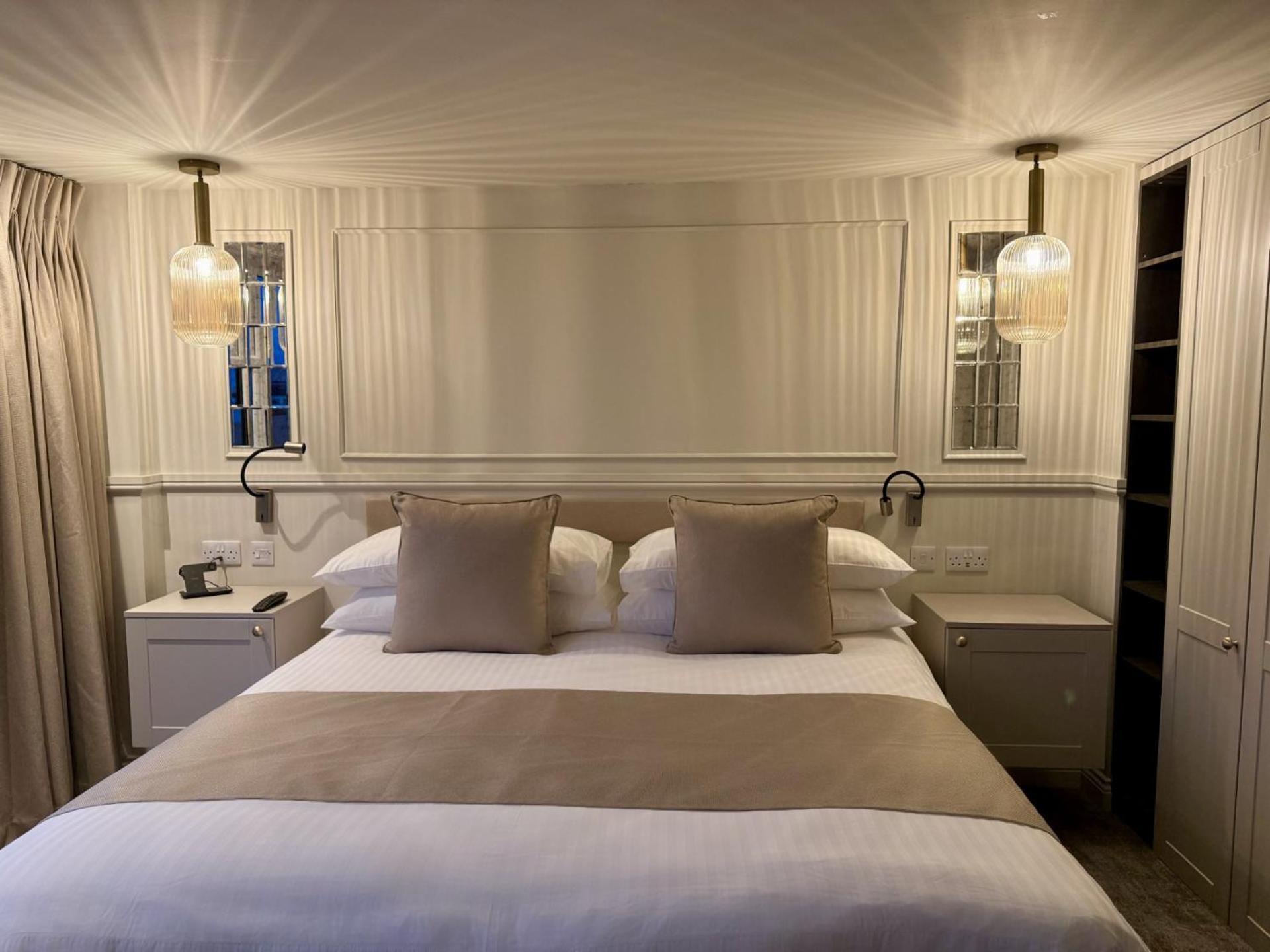 Number 3 Pier Road Suites 휫비 외부 사진